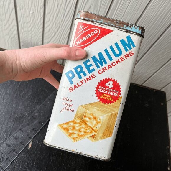 Vintage Nabisco Premium Saltine Crackers Tin Canister 14 oz 1960s Kitchen Decor - Picture 7 of 9
